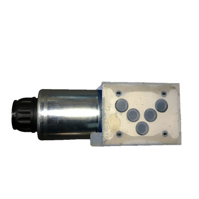 Rexroth Solenoid Valve Blue 4WE10X7-5X/EG24N9K4/M Fast Response 24 VDC High Flow Capacity 63 L/Min Strong Adaptability